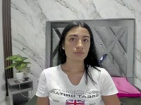 Soy una chica timida e inexperta, me gusta escuchar y aprender cosas nuevas, suelo abrirme mucho cuando cojo confianza, ven a conocerme.