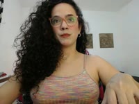 Hiii, I`m Isis, a pretty girl from Rio de Janeiro who loves to get some good attention, I`m a good listener and owner of a crazy mind. I love talk (good english speaker), looove dance and explore myself. I have a lot of energy and I`ll love to spend it all