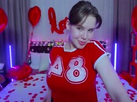 A sexy, fun girl with a gorgeous figure who can make you happy)