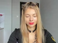 hello :) I like  little talks about sport, life or something more naughty....Im nice person with big smile