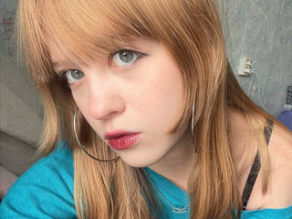 fingering girl cam AmberLune