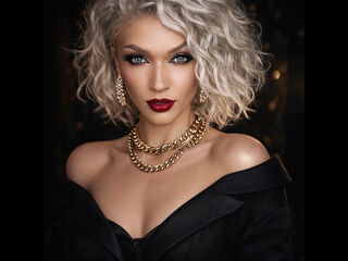 naughty camwhore EmmaAmstrong