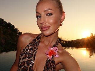 hot naked webcamgirl Maiu