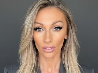 camslut spreading pussy MarylinGlory