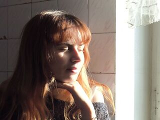 camgirl playing with sextoy SerafinaGoettl