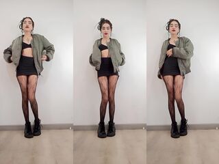 latex fetish webcam AmaraSolis