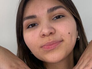 camwhore masturbating with dildo AdriaKunstlinger