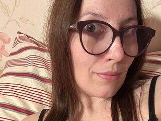 naked cam girl masturbating AlanyssLyon
