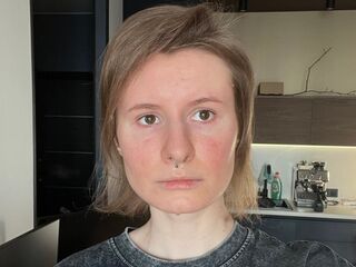 hot webcam slut AlessandraMillis