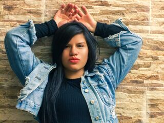 masturbating camgirl AlishaSantur