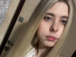 shaved pussy webcam AmariSpinger