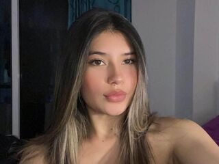 beautiful webcamgirl AmberCuellar