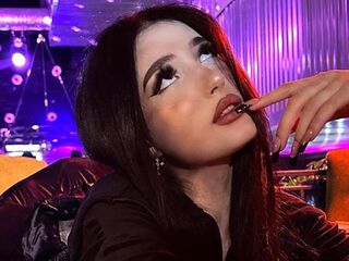 naked camgirl masturbating AndreaMouth