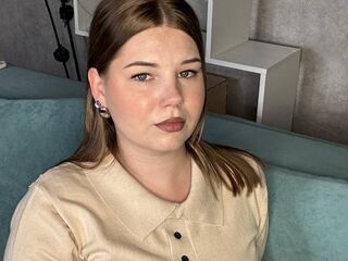 camgirl playing with dildo AnitaBelle