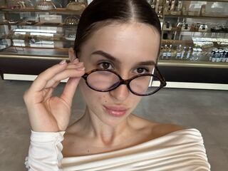 girl webcam AriaMonro