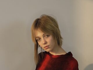 camgirl chatroom BellEltzroth