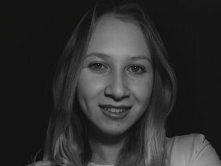 masturbating webcam girl BlanchTrotz