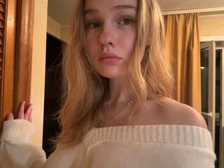 camwhore masturbating with sextoy BrittaneyCreitz