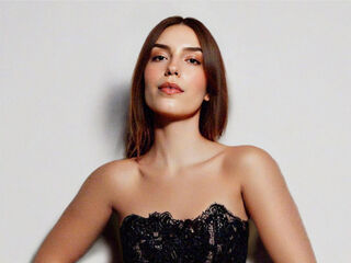 hot cam girl fingering shaved pussy BunnyNoire