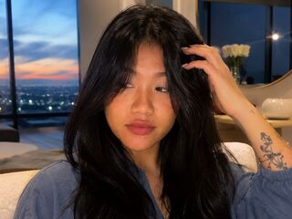 camwhore masturbating with vibrator CamilleBarker