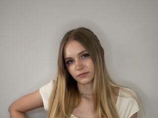 camslut spreading pussy CandiMalott