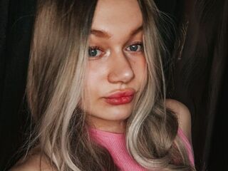 cam girl CirillaAkerman