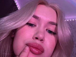 camgirl fingering shaved pussy CrystalWest