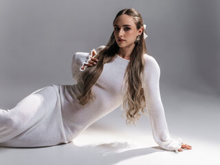 naked girl with webcam masturbating with sextoy DannaWhite