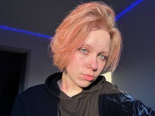 camwhore masturbating with sextoy DeannaBaker
