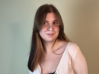 camgirl playing with vibrator DebbraAdonis