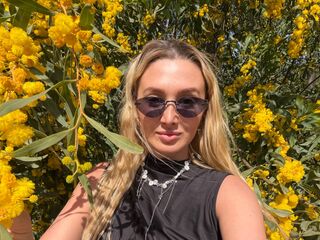 streaming live cam DelaineClowerd