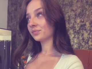 beautiful camgirl DeliaAmour