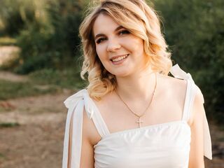 naked girl with live cam DemetriceAkpan