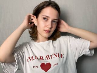 hot cam girl spreading pussy DemetriusBesso