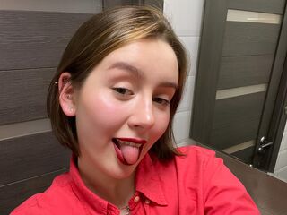 naughty camgirl masturbating with dildo DiSun