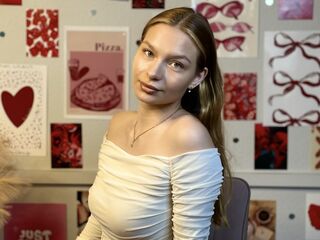 hot naked webcamgirl DonetteSimple