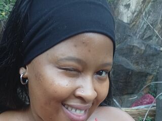 girl chat room DoraPhillips