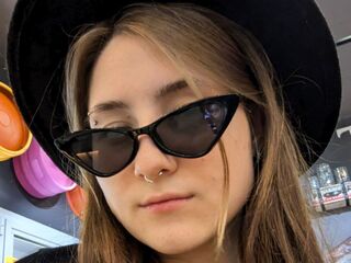 naked cam girl picture EasterCaris
