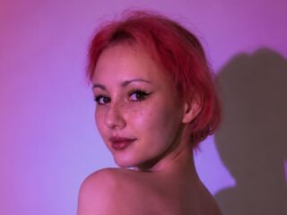 naked webcamgirl video ElanaHelfert