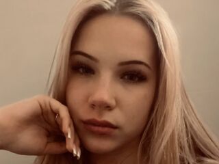 cam girl playing with sextoy EleonoraTutuska