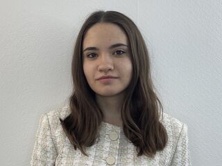 naked camgirl masturbating with vibrator ElishaPelini