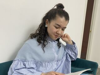 naked cam chatroom EllyJames