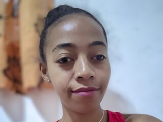 naked cam girl masturbating with dildo ElodieRazafi
