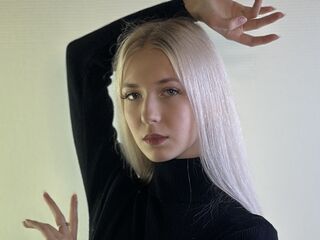 masturbating camgirl EmiliaHobgood