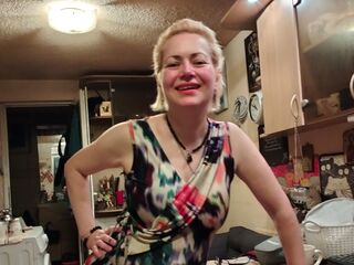 topless camgirl ErwinaAmethist