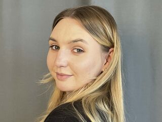 live cam girl photo FloraBrenden