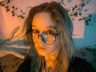 naughty cam bitch FloraMuse