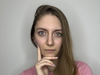 cam girl playing with dildo GenevaAndrode