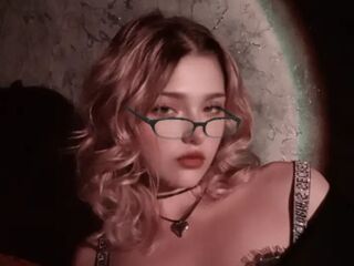 naked cam girl GlynisLathon