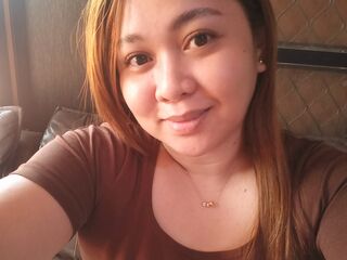camwhore fingering shaved pussy HannaNewell